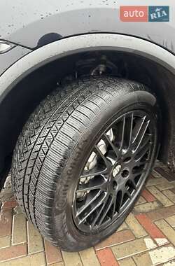 Внедорожник / Кроссовер Porsche Cayenne 2011 в 