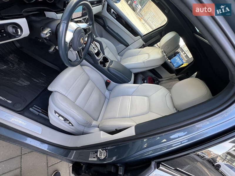 Внедорожник / Кроссовер Porsche Cayenne 2018 в Одессе