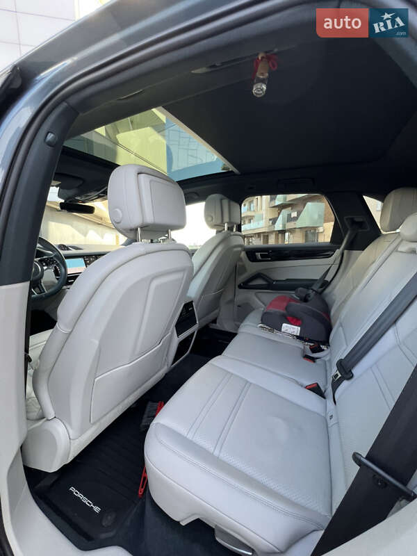 Внедорожник / Кроссовер Porsche Cayenne 2018 в Одессе