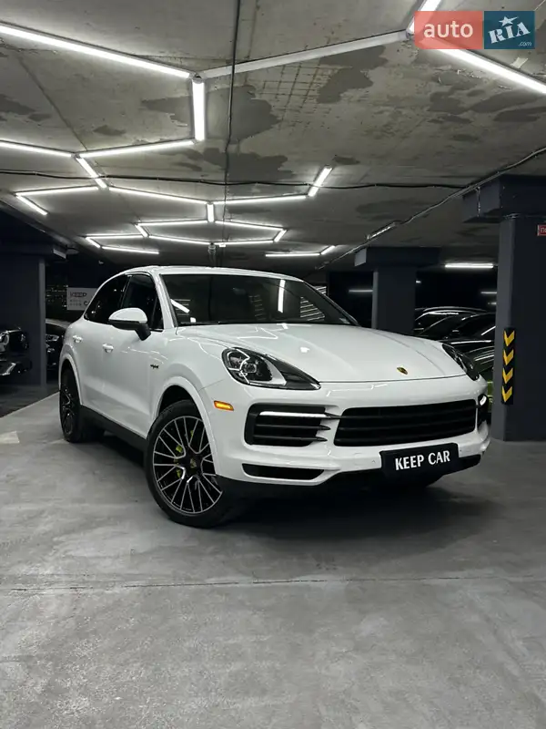 Внедорожник / Кроссовер Porsche Cayenne 2022 в 