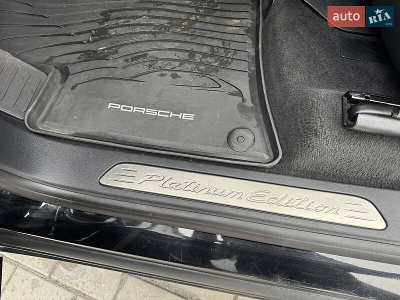 Внедорожник / Кроссовер Porsche Cayenne 2016 в Днепре