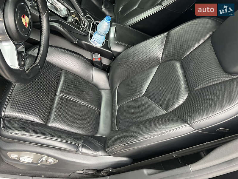 Внедорожник / Кроссовер Porsche Cayenne 2016 в Одессе
