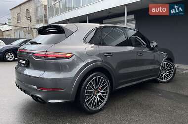 Позашляховик / Кросовер Porsche Cayenne 2021 в Києві