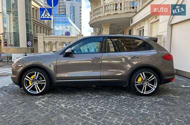 Позашляховик / Кросовер Porsche Cayenne 2012 в Києві