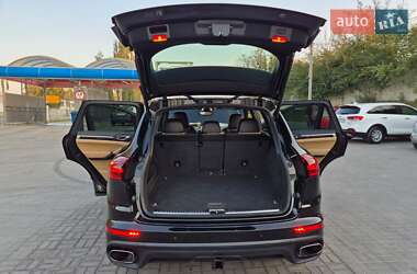 Внедорожник / Кроссовер Porsche Cayenne 2015 в 