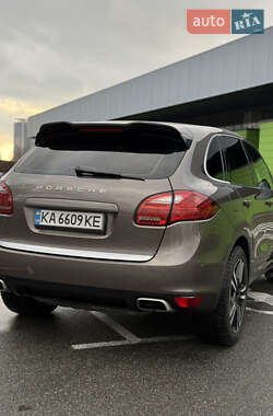 Позашляховик / Кросовер Porsche Cayenne 2012 в Києві