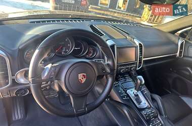 Позашляховик / Кросовер Porsche Cayenne 2012 в 