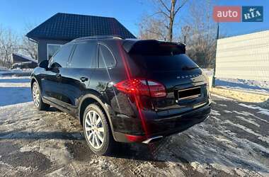 Позашляховик / Кросовер Porsche Cayenne 2012 в 