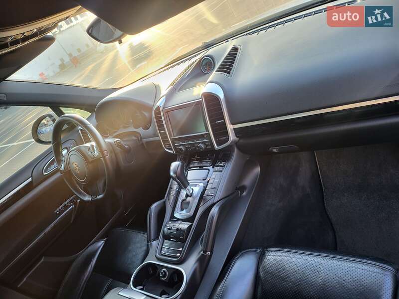 Внедорожник / Кроссовер Porsche Cayenne 2013 в Одессе