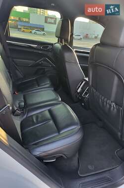 Внедорожник / Кроссовер Porsche Cayenne 2013 в 