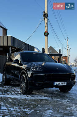 Внедорожник / Кроссовер Porsche Cayenne 2017 в 