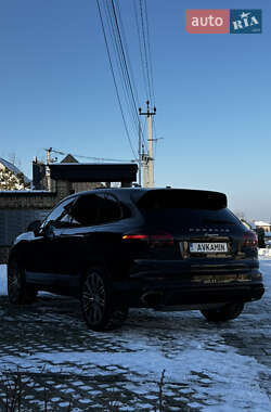 Внедорожник / Кроссовер Porsche Cayenne 2017 в 