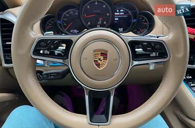 Внедорожник / Кроссовер Porsche Cayenne 2016 в 