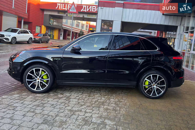 Позашляховик / Кросовер Porsche Cayenne 2019 в Львові