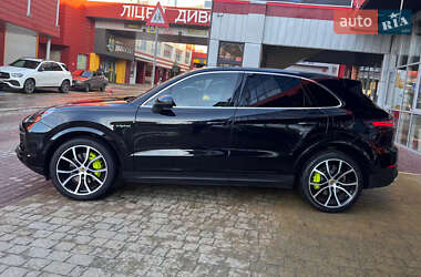Внедорожник / Кроссовер Porsche Cayenne 2019 в 