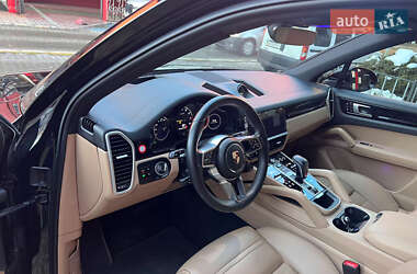 Внедорожник / Кроссовер Porsche Cayenne 2019 в 
