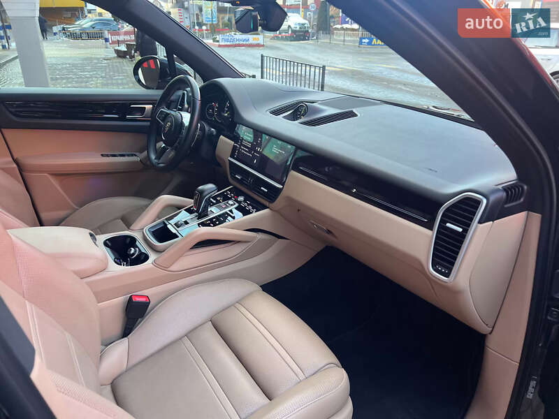 Позашляховик / Кросовер Porsche Cayenne 2019 в Львові