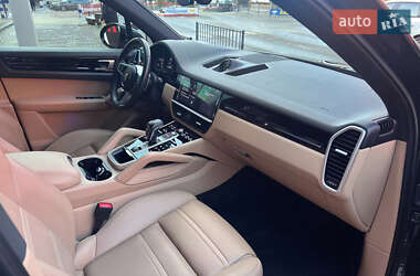 Внедорожник / Кроссовер Porsche Cayenne 2019 в 