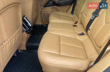 Внедорожник / Кроссовер Porsche Cayenne 2013 в 