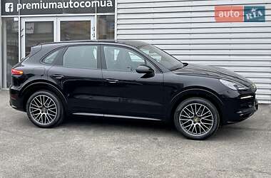 Внедорожник / Кроссовер Porsche Cayenne 2022 в 