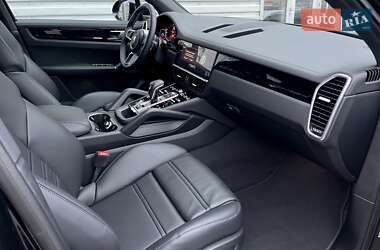 Внедорожник / Кроссовер Porsche Cayenne 2022 в 