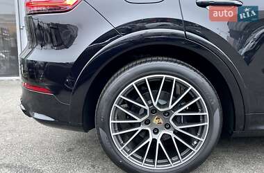 Внедорожник / Кроссовер Porsche Cayenne 2022 в 