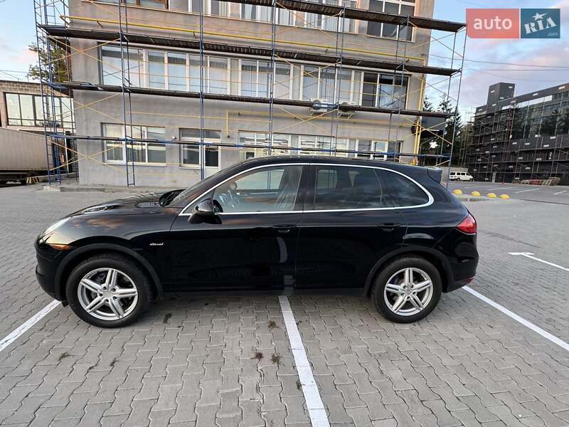 Внедорожник / Кроссовер Porsche Cayenne 2012 в 