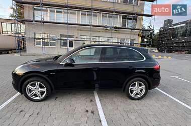 Внедорожник / Кроссовер Porsche Cayenne 2012 в 