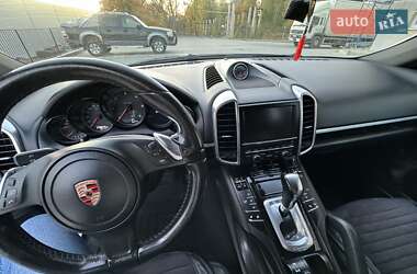 Внедорожник / Кроссовер Porsche Cayenne 2012 в 