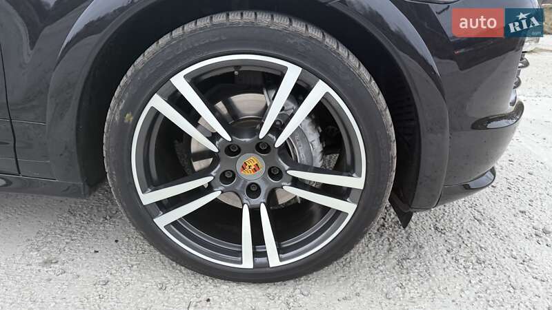 Внедорожник / Кроссовер Porsche Cayenne 2012 в Львове