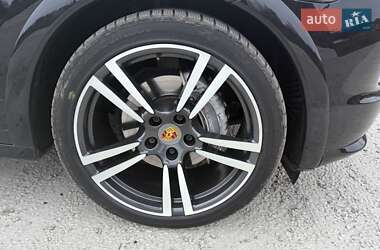 Внедорожник / Кроссовер Porsche Cayenne 2012 в 