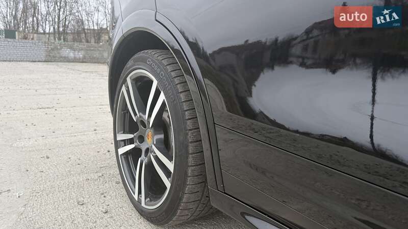 Внедорожник / Кроссовер Porsche Cayenne 2012 в Львове
