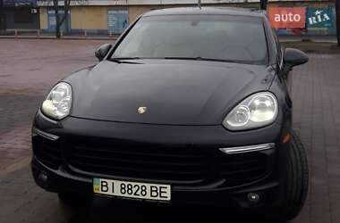 Внедорожник / Кроссовер Porsche Cayenne 2015 в 