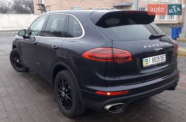 Внедорожник / Кроссовер Porsche Cayenne 2015 в 