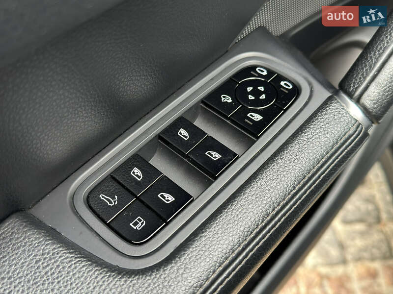 Позашляховик / Кросовер Porsche Cayenne 2019 в Києві