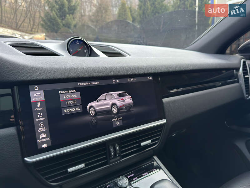 Позашляховик / Кросовер Porsche Cayenne 2019 в Києві