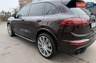 Внедорожник / Кроссовер Porsche Cayenne 2014 в 