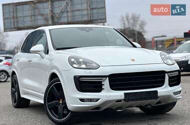 Позашляховик / Кросовер Porsche Cayenne 2016 в Києві