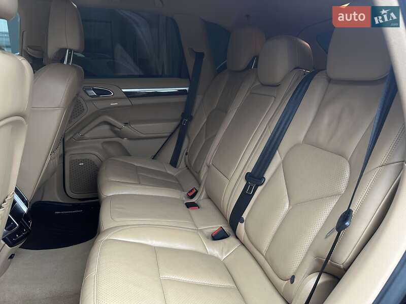 Внедорожник / Кроссовер Porsche Cayenne 2013 в Мукачево