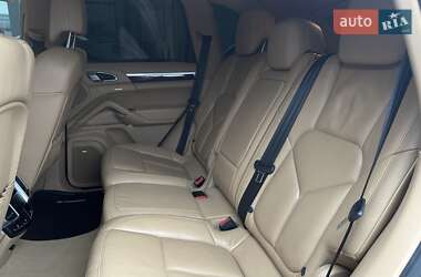 Внедорожник / Кроссовер Porsche Cayenne 2013 в 