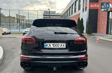 Внедорожник / Кроссовер Porsche Cayenne 2016 в 