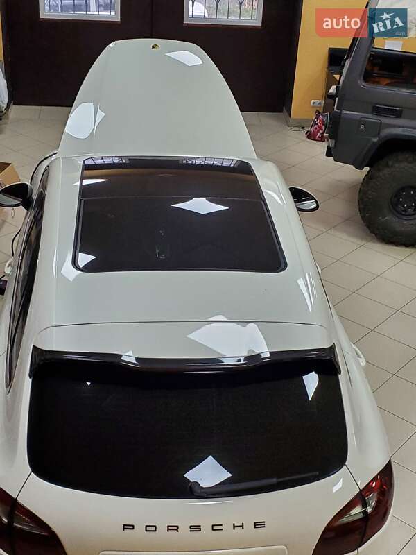 Позашляховик / Кросовер Porsche Cayenne 2011 в Запоріжжі