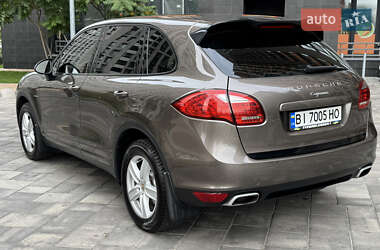 Внедорожник / Кроссовер Porsche Cayenne 2012 в Киеве