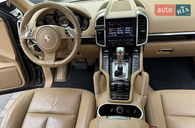 Внедорожник / Кроссовер Porsche Cayenne 2012 в Киеве