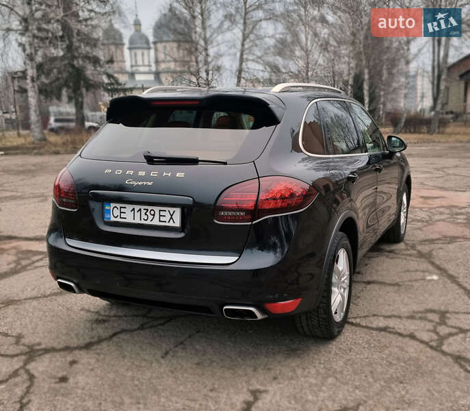 Позашляховик / Кросовер Porsche Cayenne 2011 в Чернівцях