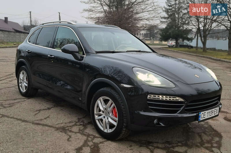 Позашляховик / Кросовер Porsche Cayenne 2011 в Чернівцях