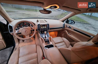 Позашляховик / Кросовер Porsche Cayenne 2011 в Чернівцях