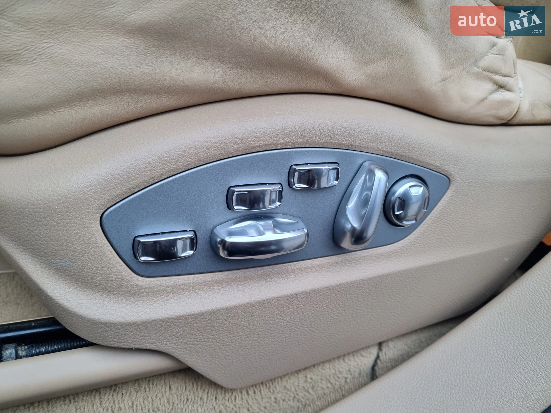 2011 Porsche Cayenne - мініатюра 24
