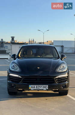 Позашляховик / Кросовер Porsche Cayenne 2012 в Чернівцях