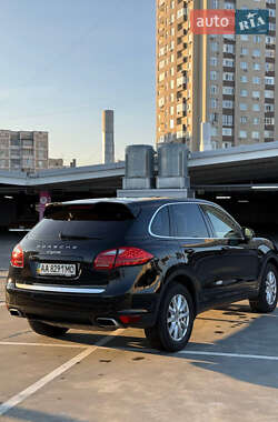 Позашляховик / Кросовер Porsche Cayenne 2012 в Чернівцях